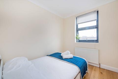 2 bedroom flat to rent, New Cross Road, New Cross, London, SE14