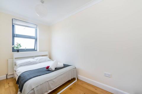 2 bedroom flat to rent, New Cross Road, New Cross, London, SE14