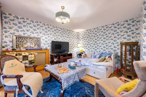 3 bedroom maisonette to rent, The Colonnades, Paddington, London, W2