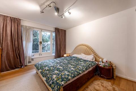 3 bedroom maisonette to rent, The Colonnades, Paddington, London, W2