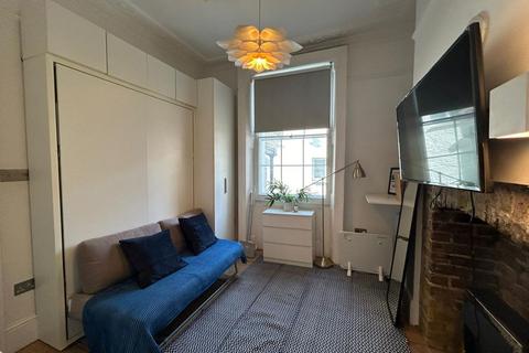Studio to rent, Gloucester Place, London NW1