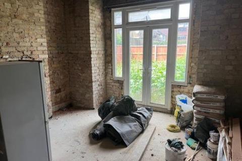 26 Regina Road, London, W13 9EF