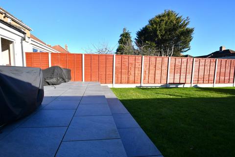 18 Winchester Road, Bexleyheath, DA7 4TX