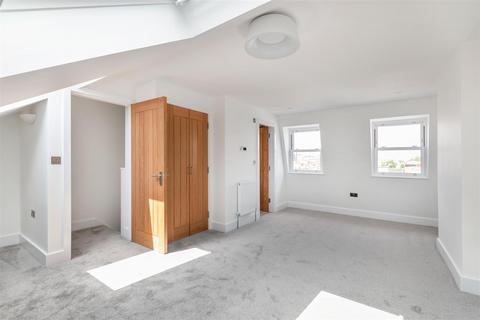 2 bedroom flat for sale, Kingston Road, Wimbledon SW19