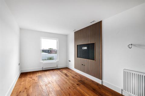 2 bedroom flat for sale, Kingston Road, Wimbledon SW19