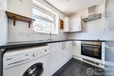 2 bedroom maisonette for sale, Broadlands Road, Bromley