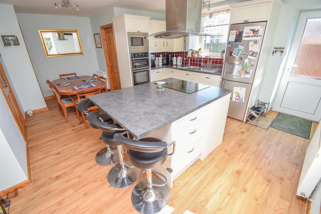 KITCHEN-DINER-2.jpg