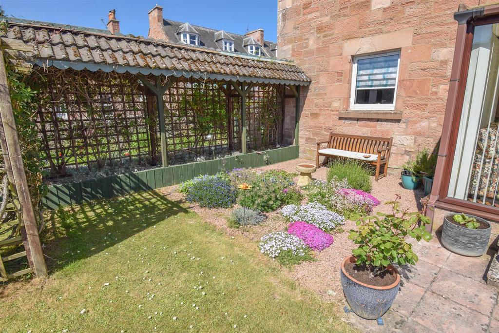 GARDEN-2.jpg