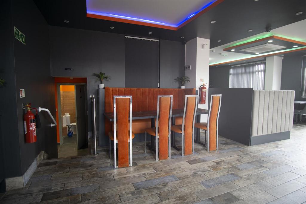 1st Floor Hall