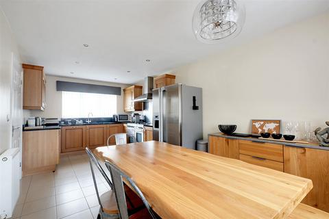 1 Bideford Close, Nottingham, NG3 5UP
