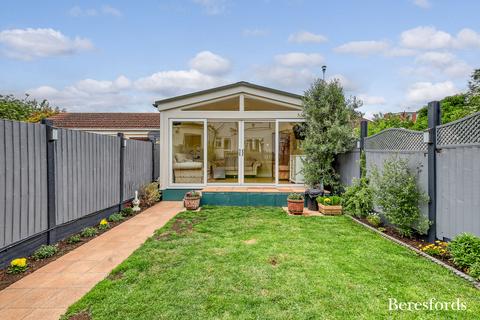 5 Norman Road, Hornchurch, RM11 1LN