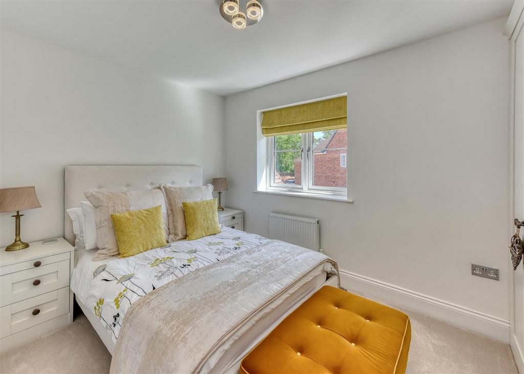 30 Anvil Close-bed2b.jpg
