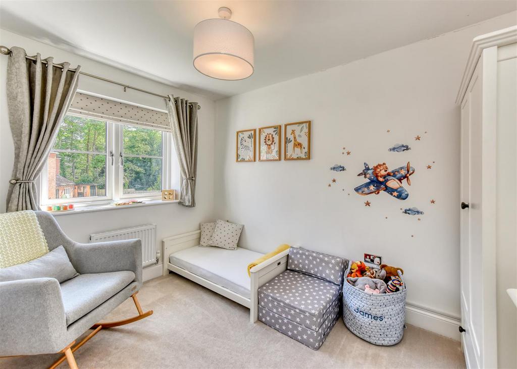 30 Anvil Close-bed4.jpg