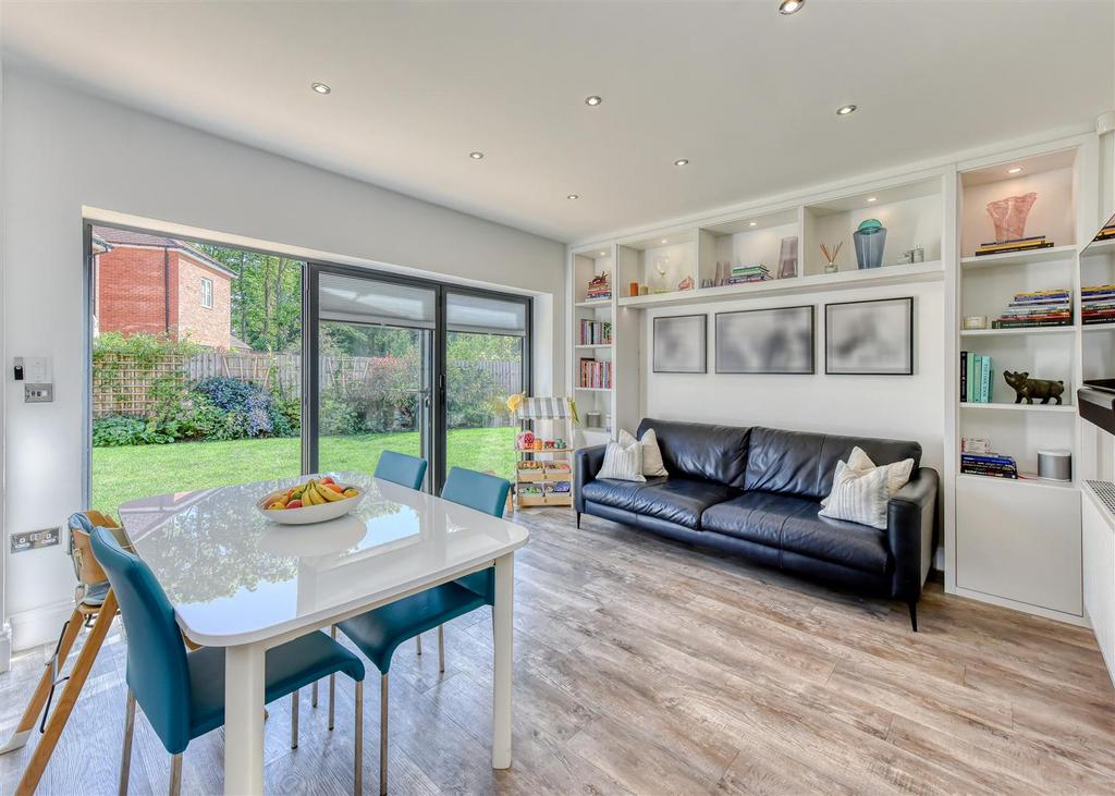 30 Anvil Close-kitchen4 Rev A.jpg