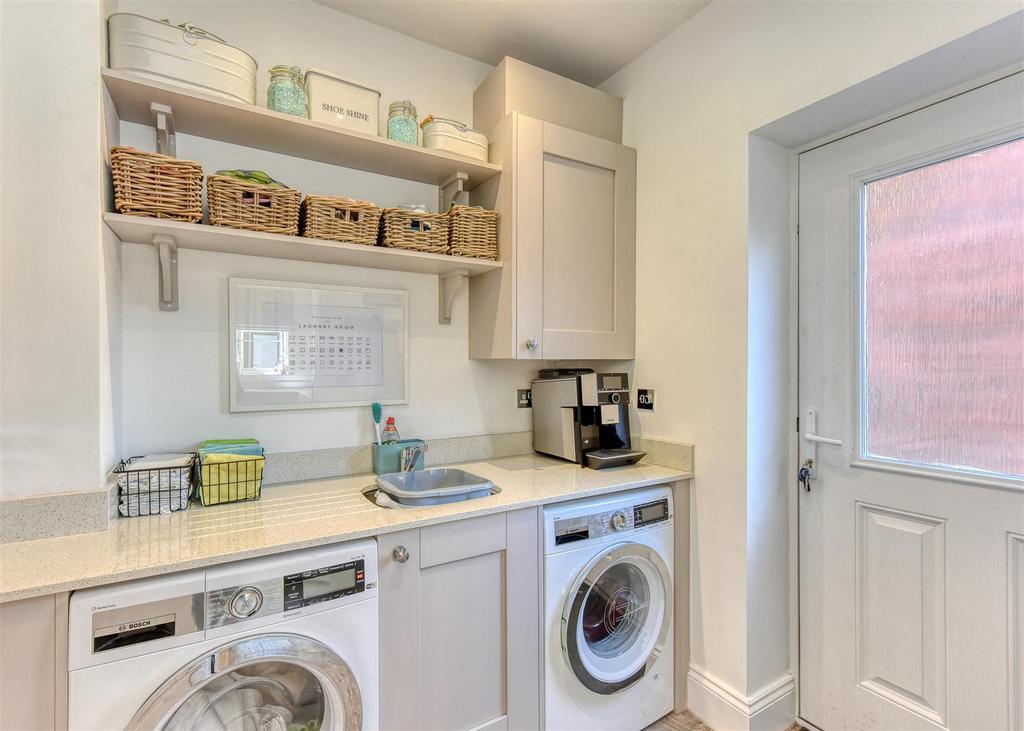 30 Anvil Close-laundry.jpg