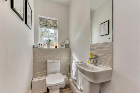 30 Anvil Close, Albrighton, Wolverhampton, WV7 3JP