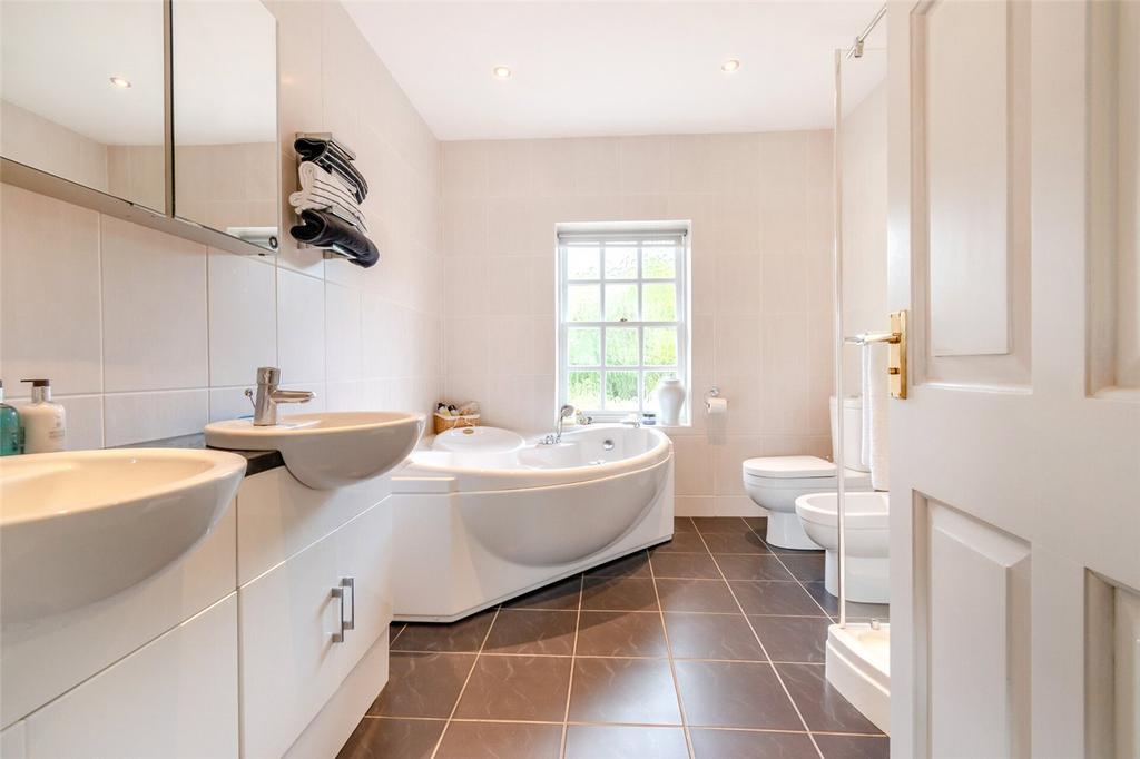 Bed 1 En-Suite