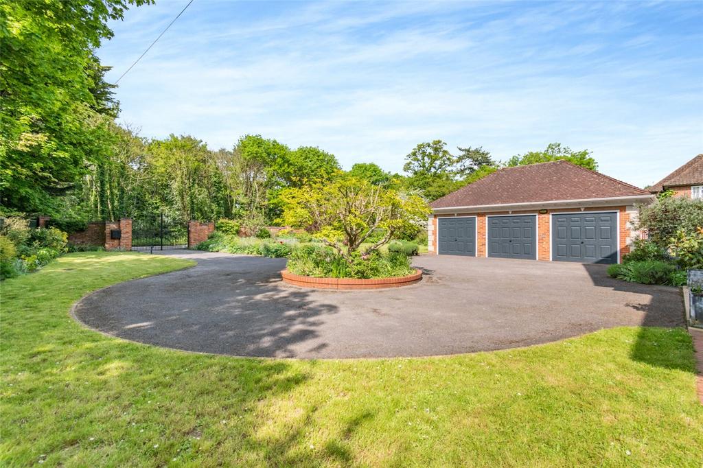Triple Garage
