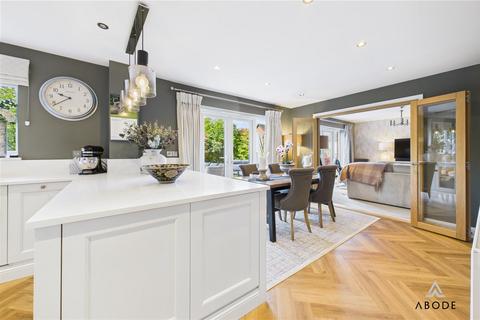 1 Geoff Morrison Way, Uttoxeter, ST14 7SR