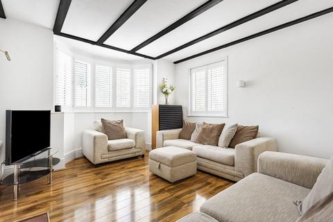 204 Kneller Road, Twickenham, TW2 7EF