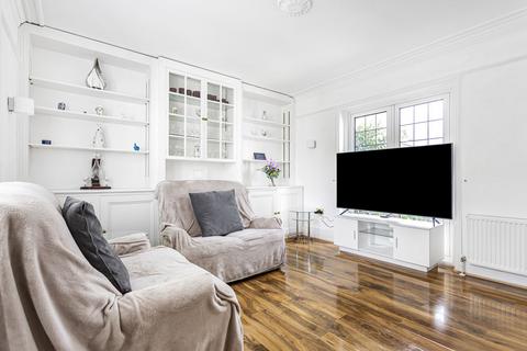 204 Kneller Road, Twickenham, TW2 7EF