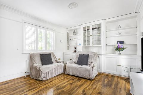 204 Kneller Road, Twickenham, TW2 7EF