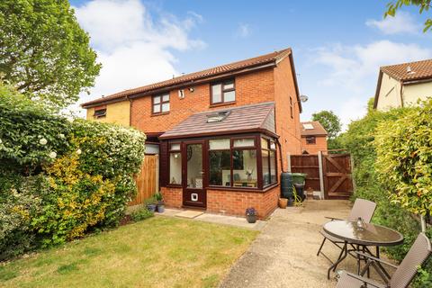 27 Mansard Close, Hornchurch, RM12 4HS