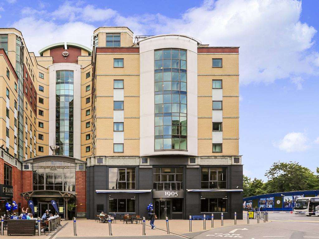 6 Hotel Apartments