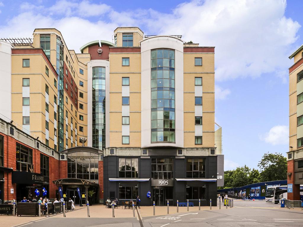 6 Hotel Apartments
