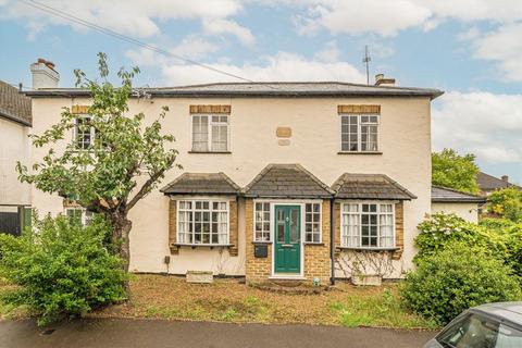 38 Cherry Orchard Road, West Molesey, KT8 1QZ