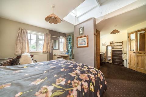 38 Cherry Orchard Road, West Molesey, KT8 1QZ