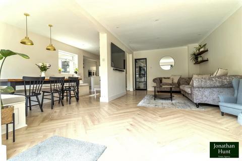 82 Fairfield, Buntingford, SG9 9NU