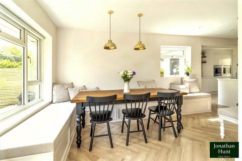 82 Fairfield, Buntingford, SG9 9NU