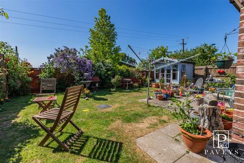 3 bedroom detached bungalow for sale, Whitegates Court, Little Clacton