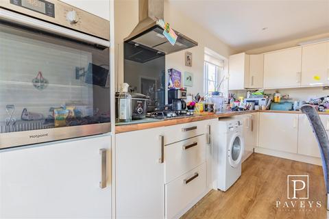 3 bedroom detached bungalow for sale, Whitegates Court, Little Clacton