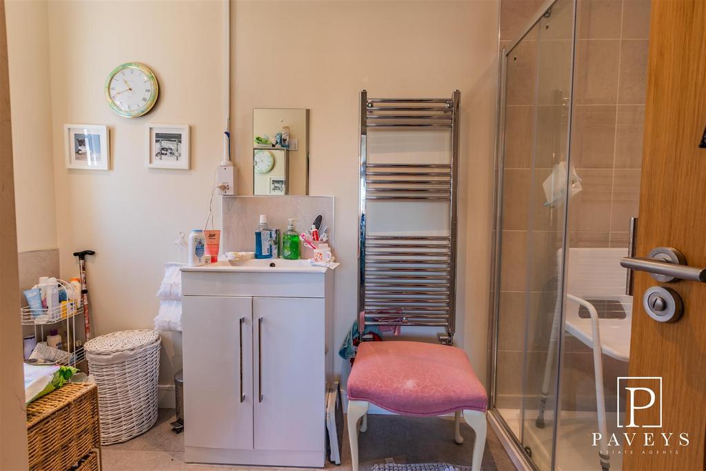 Ensuite shower room