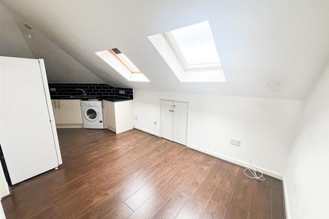 1 bedroom flat to rent, Carr Road, London, E17