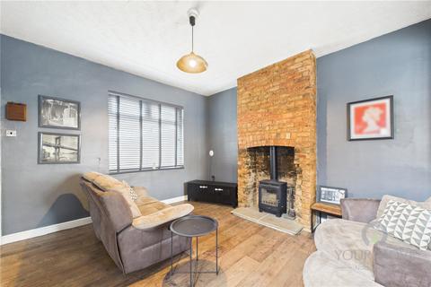 15 Leslie Road, Northampton, NN2 6BD