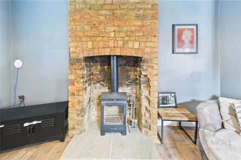 15 Leslie Road, Northampton, NN2 6BD