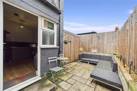 15 Leslie Road, Northampton, NN2 6BD
