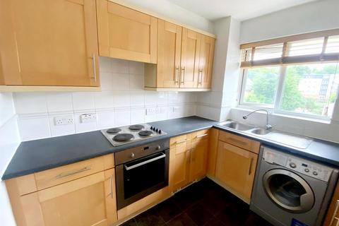 2 bedroom apartment to rent, St. Peters Street, Maidstone
