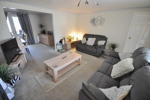 21 Kingsmede, Moorends, Doncaster, DN8 4SN