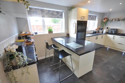 21 Kingsmede, Moorends, Doncaster, DN8 4SN