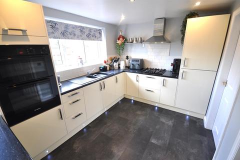 21 Kingsmede, Moorends, Doncaster, DN8 4SN