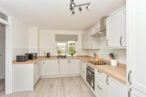 3 bedroom terraced house for sale, Goldfinch Close, Faversham, Kent
