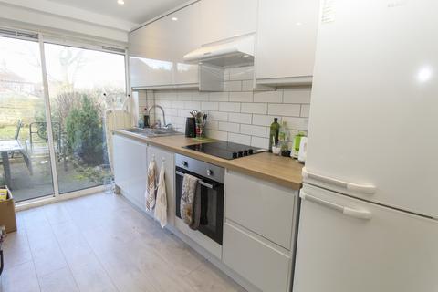 4 bedroom semi-detached house to rent, St. Anns Close, Burley, Leeds, LS4