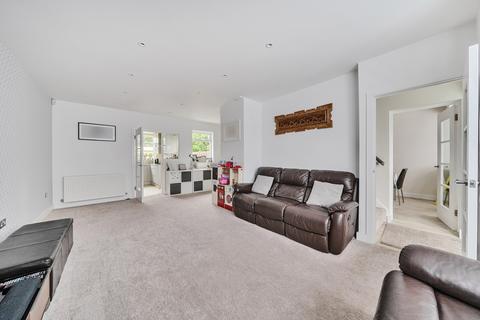 29 Brixham Crescent, Ruislip, HA4 8TU