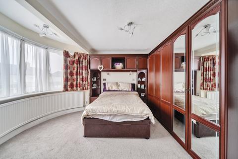 29 Brixham Crescent, Ruislip, HA4 8TU