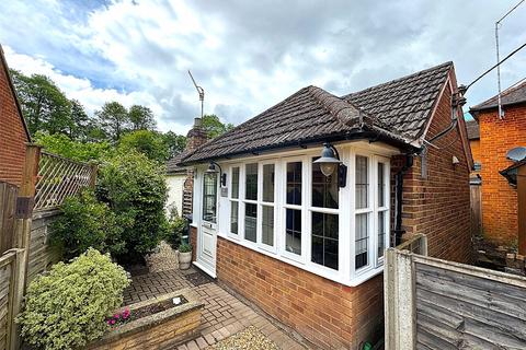 2 bedroom detached house for sale, Beacon View Road, Elstead, GU8