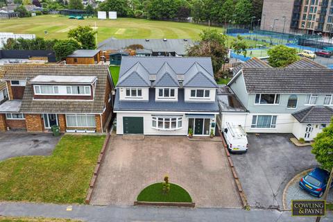 4 bedroom detached house for sale, Swan Lane, Wickford